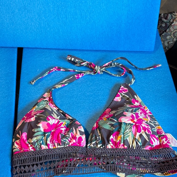 Xhilaration Vibrant Floral Bikini Top - Picture 1 of 3